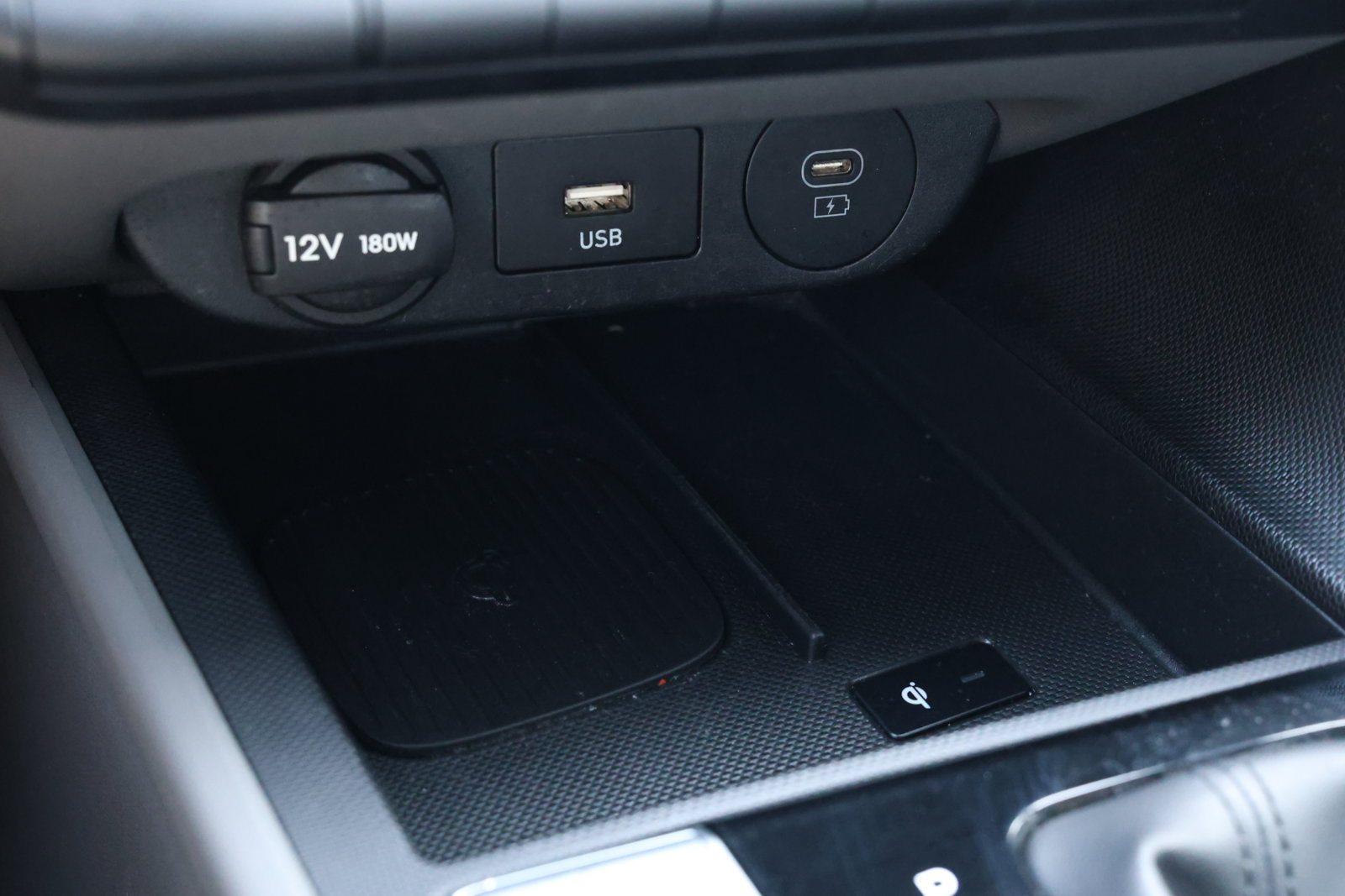 Used 2025 Hyundai Elantra SEL FWD image 24