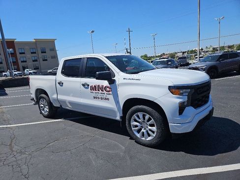 Used 2022 Chevrolet Silverado 1500 Custom RWD image 5