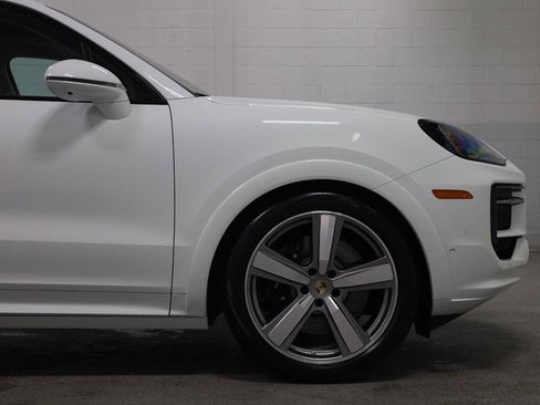New 2025 Porsche Cayenne GTS image 11