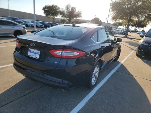 Used 2016 Ford Fusion SE FWD image 5