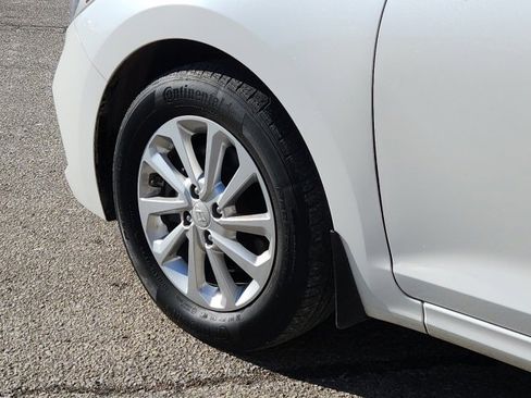 Used 2022 Hyundai Accent SEL image 12