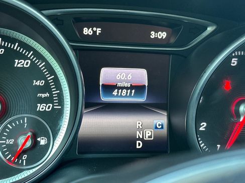 Used 2020 Mercedes-Benz GLA 250 4MATIC image 19