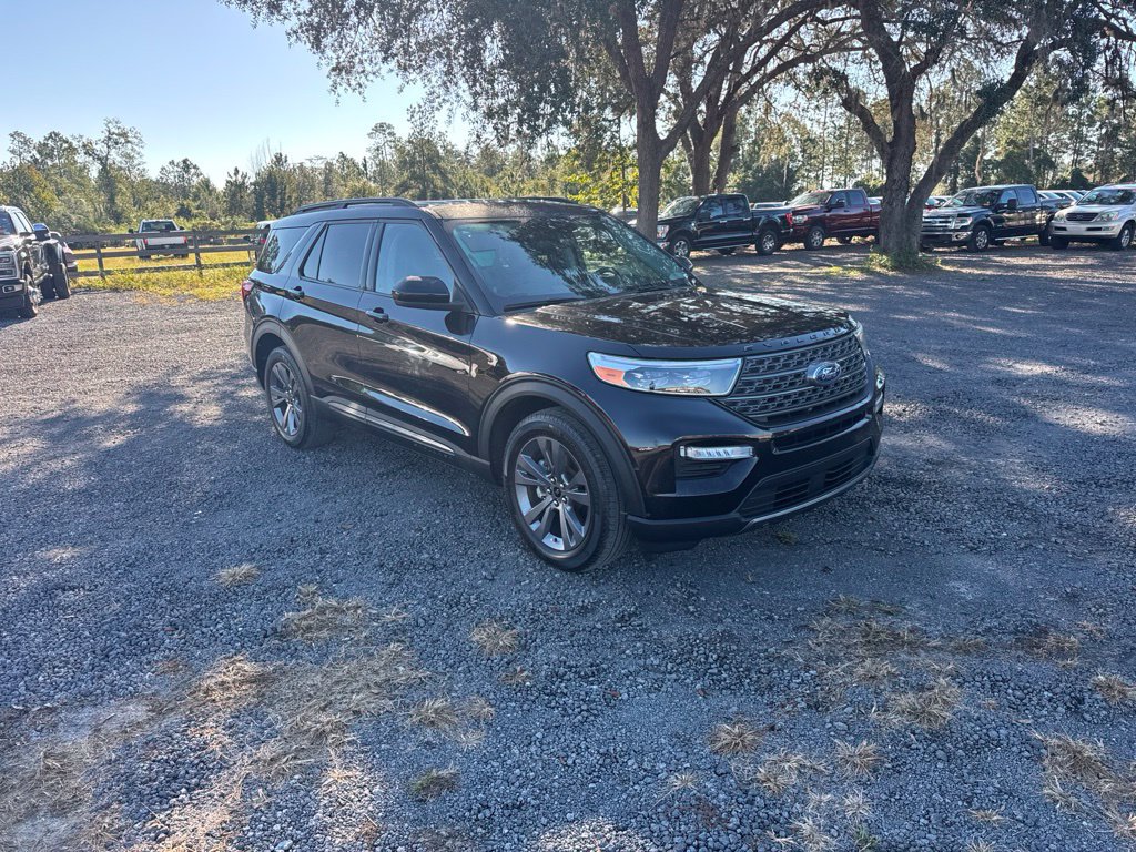 Used 2023 Ford Explorer XLT w/ Equipment Group 202A RWD image 8