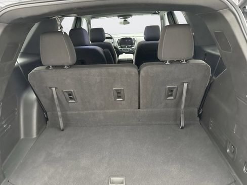 Used 2023 Chevrolet Traverse LT image 21