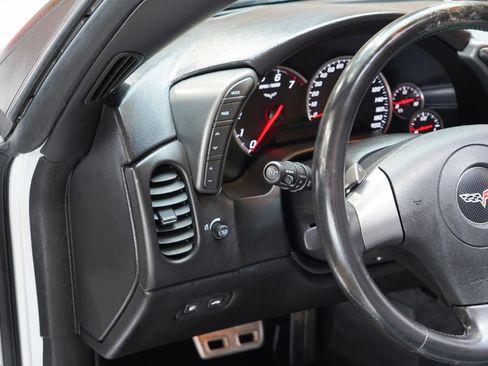 Used 2007 Chevrolet Corvette Coupe w/ Preferred Equipment Group RWD image 49