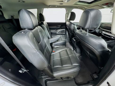 Used 2024 Kia Telluride EX w/ EX Captain's Chair Package AWD/4WD image 25