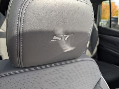 New 2026 Buick Enclave Sport Touring w/ Power Package image 8