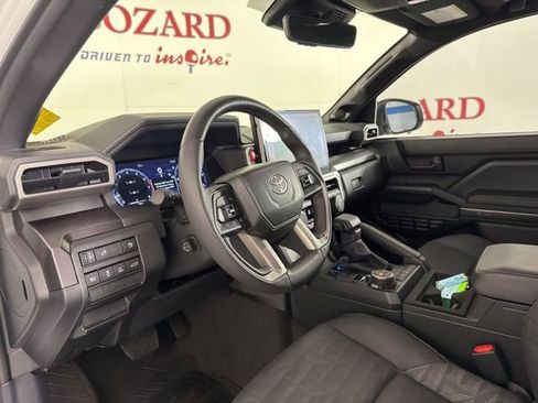 Used 2025 Toyota 4Runner TRD Off-Road Premium image 12