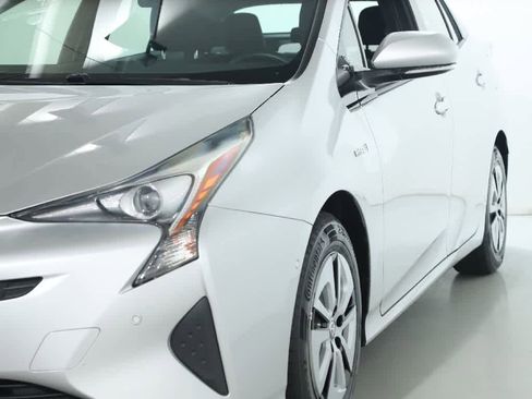 Certified 2018 Toyota Prius Two image 4