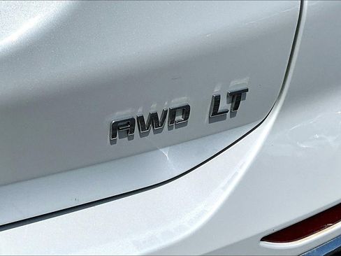 Used 2021 Chevrolet Equinox LT image 8