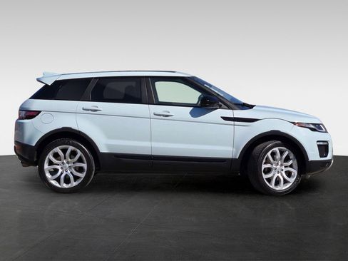Used 2017 Land Rover Range Rover Evoque SE Premium image 3