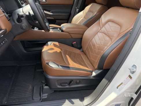 Used 2022 Nissan Pathfinder Platinum w/ Cargo Package FWD image 22