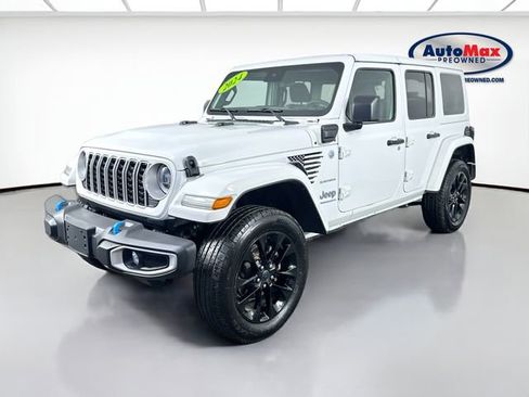 Used 2024 Jeep Wrangler Unlimited Sahara AWD/4WD image 4