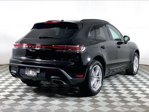 Certified 2026 Porsche Macan AWD/4WD image 9
