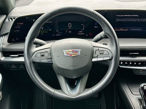 Used 2025 Cadillac XT4 Premium Luxury image 11