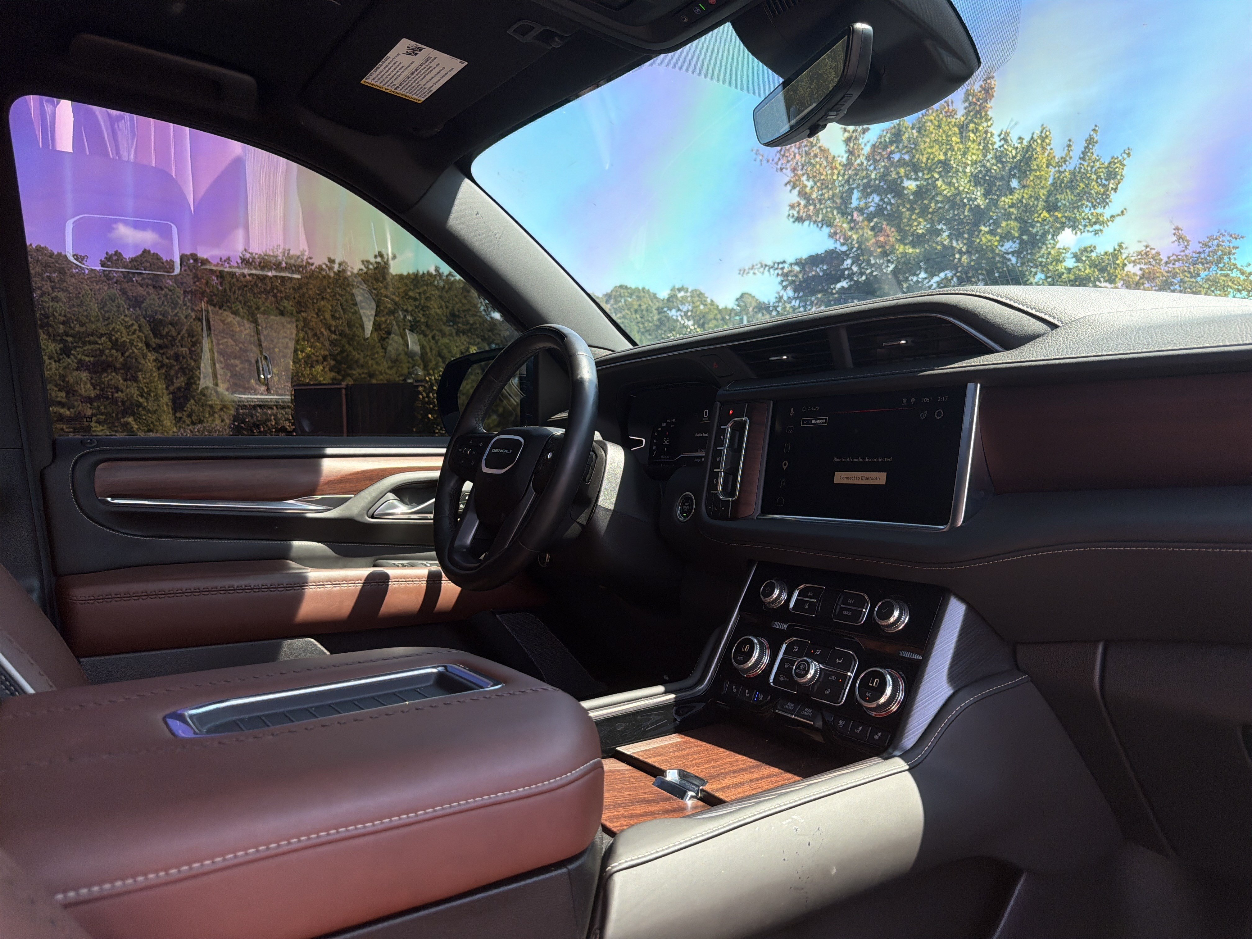 Used 2023 GMC Yukon Denali Ultimate w/ LPO, Floor Liner Package AWD/4WD image 7