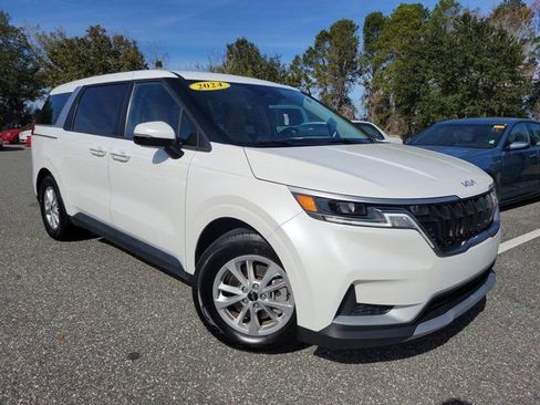 Used 2024 Kia Carnival LX image 8