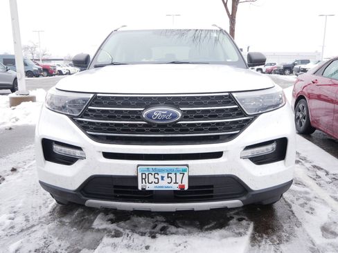 Used 2023 Ford Explorer XLT w/ Equipment Group 202A image 2