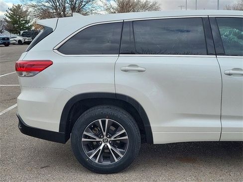 Used 2018 Toyota Highlander Plus image 4