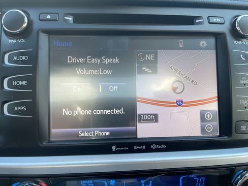 Used 2017 Toyota Highlander XLE image 15