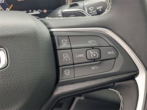 New 2025 Jeep Grand Cherokee Laredo X image 23