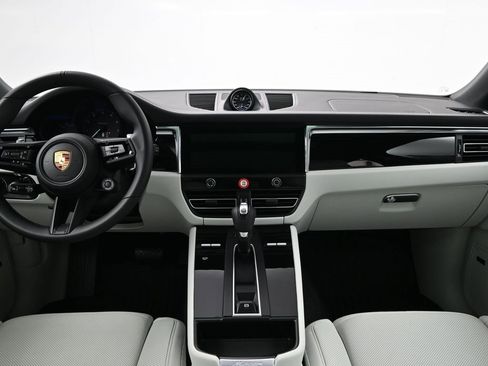 Certified 2026 Porsche Macan Turbo image 9