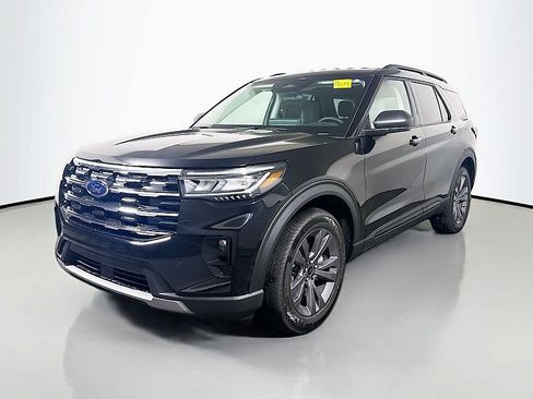 New 2026 Ford Explorer Active AWD/4WD image 3