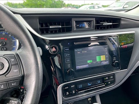 Used 2019 Toyota Corolla SE FWD image 6