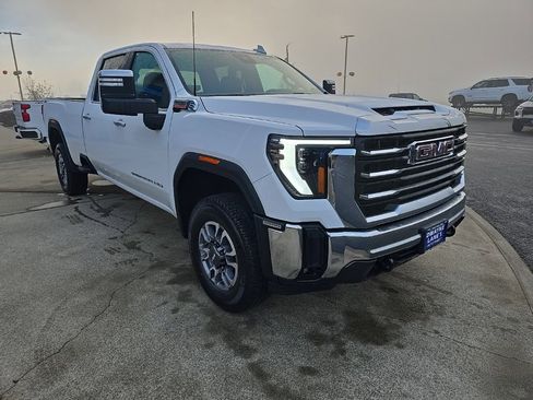 Used 2025 GMC Sierra 3500 SLT w/ X31 Off-Road Package image 8
