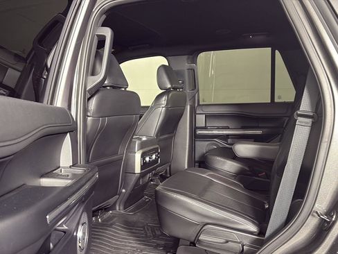 Used 2021 Ford Expedition XLT image 21