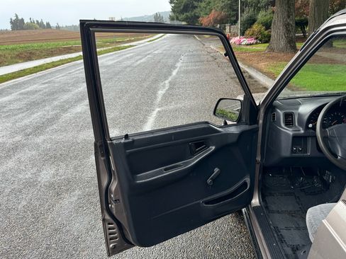 Used 1998 Chevrolet Tracker 4WD image 26