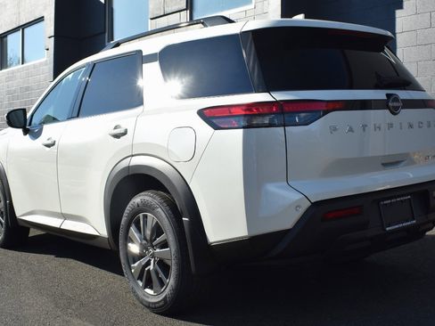 New 2025 Nissan Pathfinder SV w/ SV Premium Package image 3