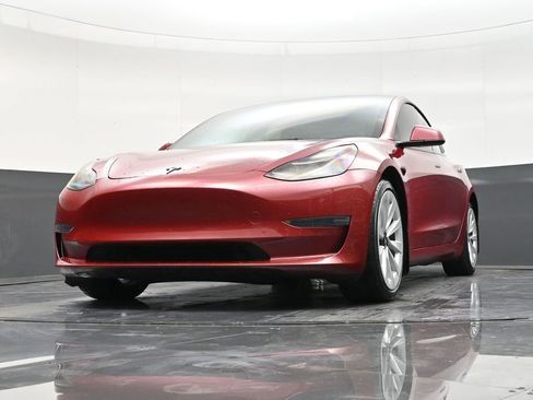 Used 2022 Tesla Model 3 Standard Range image 27