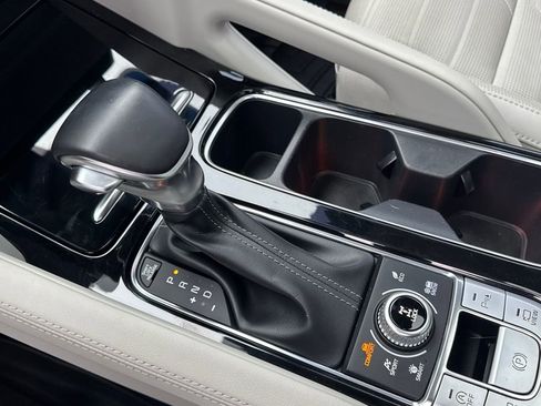 Used 2022 Kia Telluride SX w/ SX Prestige Package image 24