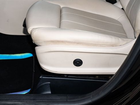 Used 2021 Mercedes-Benz GLA 250 w/ Premium Package image 29