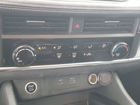 Used 2021 Nissan Rogue S image 27