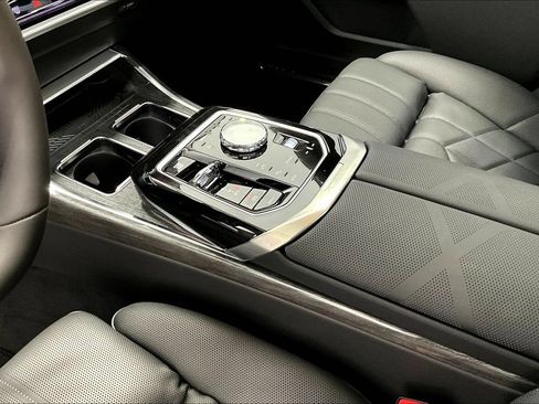 New 2025 BMW 760i xDrive AWD/4WD image 21