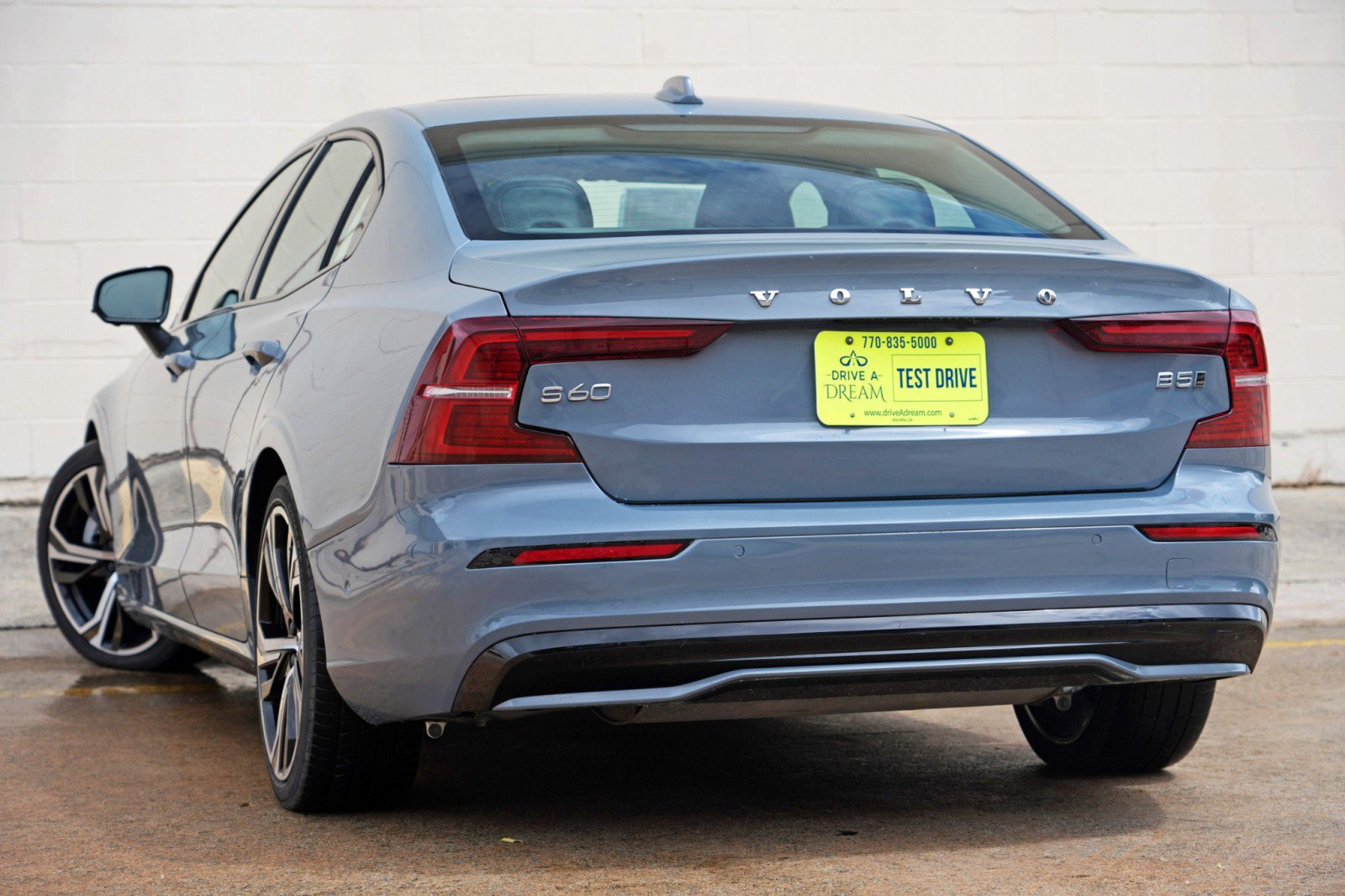 Used 2024 Volvo S60 B5 Plus AWD/4WD image 6