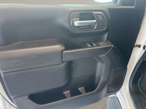 Used 2022 Chevrolet Silverado 1500 Custom AWD/4WD image 10