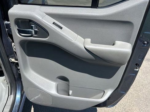 Used 2018 Nissan Frontier SV AWD/4WD image 35