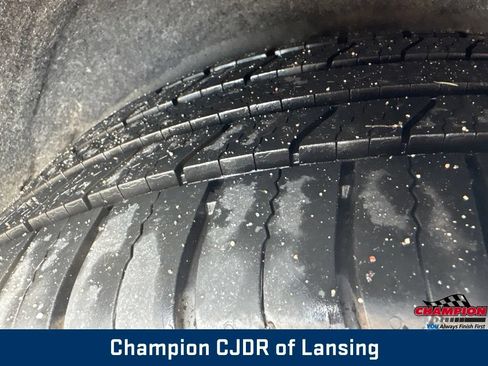 Used 2019 Chrysler Pacifica Limited w/ Tire & Wheel Group FWD image 44