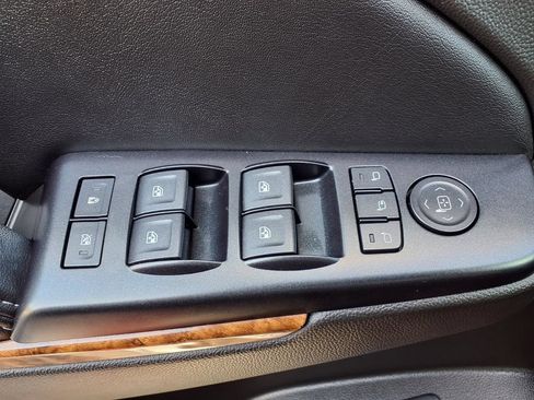 Used 2015 Chevrolet Tahoe LTZ AWD/4WD image 11