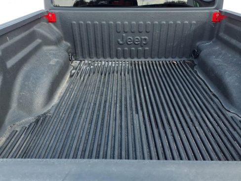 Used 2022 Jeep Gladiator Sport AWD/4WD image 16