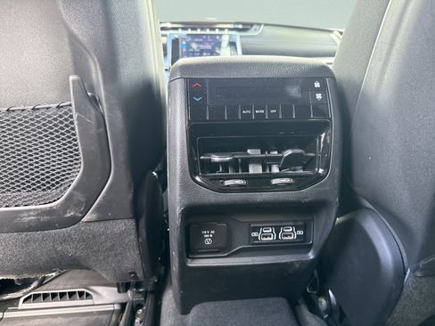 Used 2025 Jeep Grand Cherokee L Laredo AWD/4WD image 28