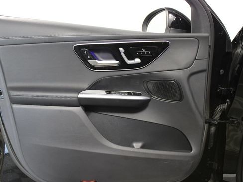 Used 2023 Mercedes-Benz GLC 300 4MATIC image 5