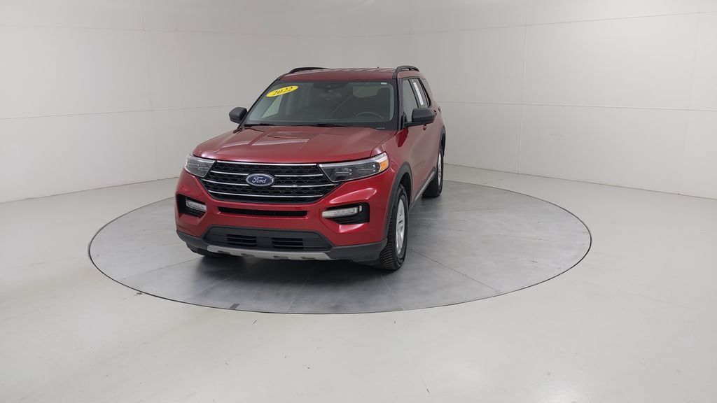 Certified 2022 Ford Explorer XLT w/ Equipment Group 202A AWD/4WD image 9