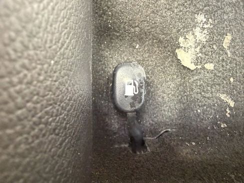 Used 2021 Kia Seltos SX w/ SX Sunroof Package image 21