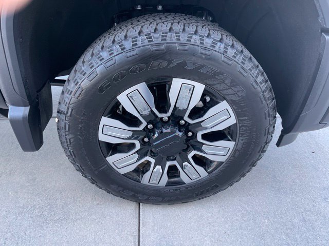 Certified 2026 GMC Sierra 3500 Denali w/ Denali Reserve Package AWD/4WD image 23