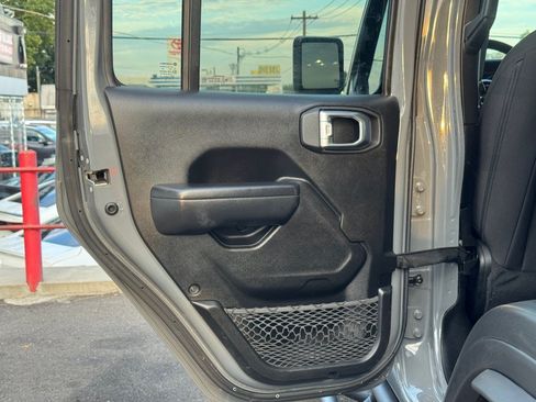 Used 2023 Jeep Wrangler 4WD High Altitude image 31