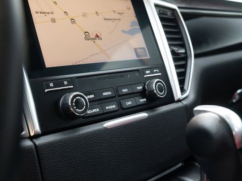 Used 2018 Porsche Macan image 13